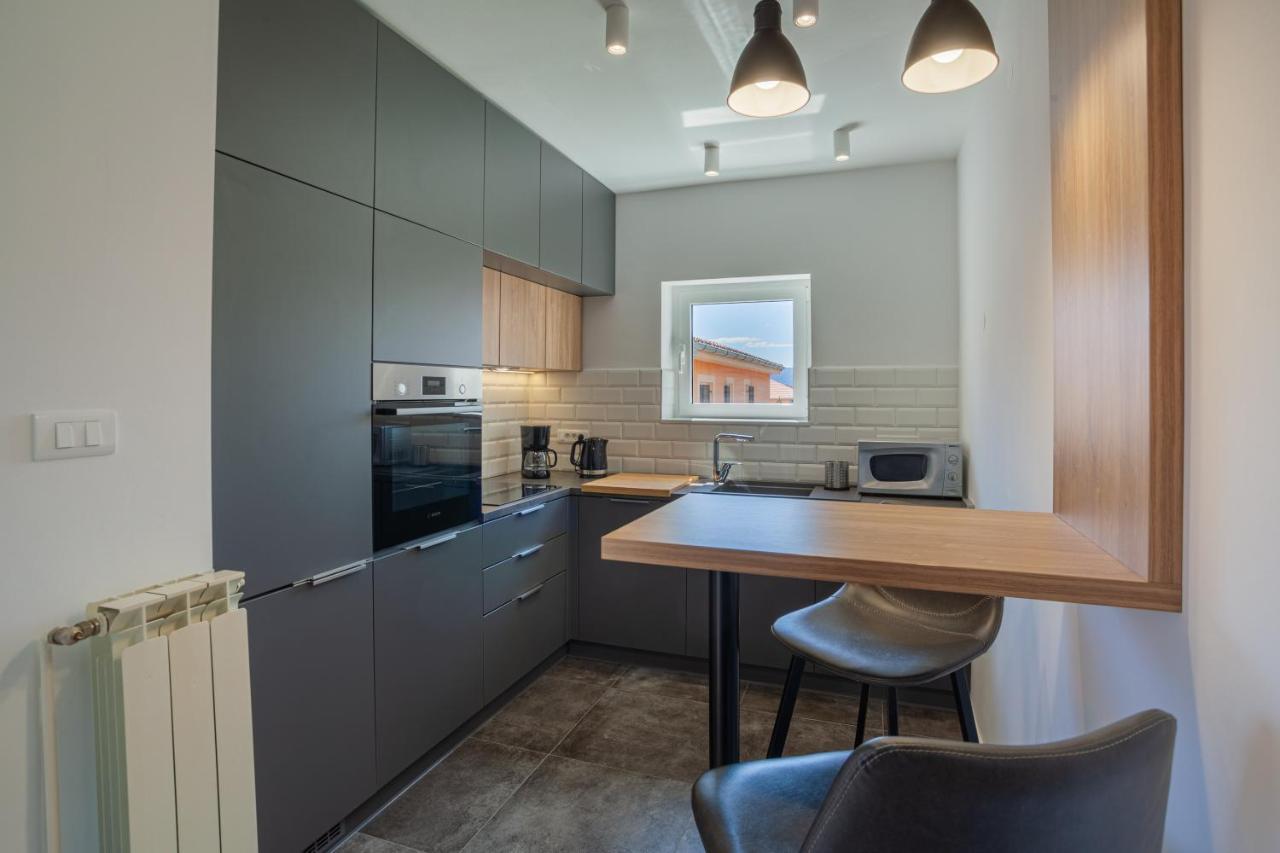 Apartman Petra Cres Esterno foto
