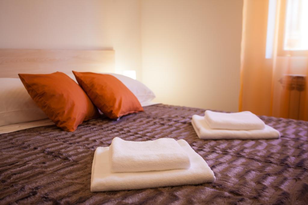 Apartman Petra Cres Esterno foto
