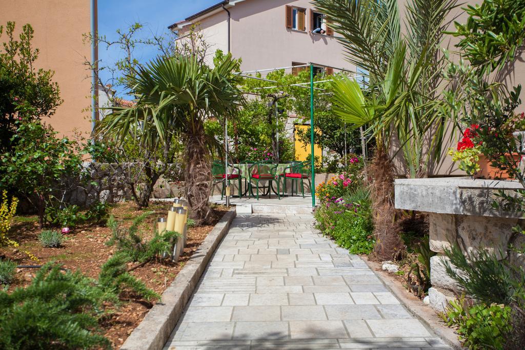 Apartman Petra Cres Esterno foto